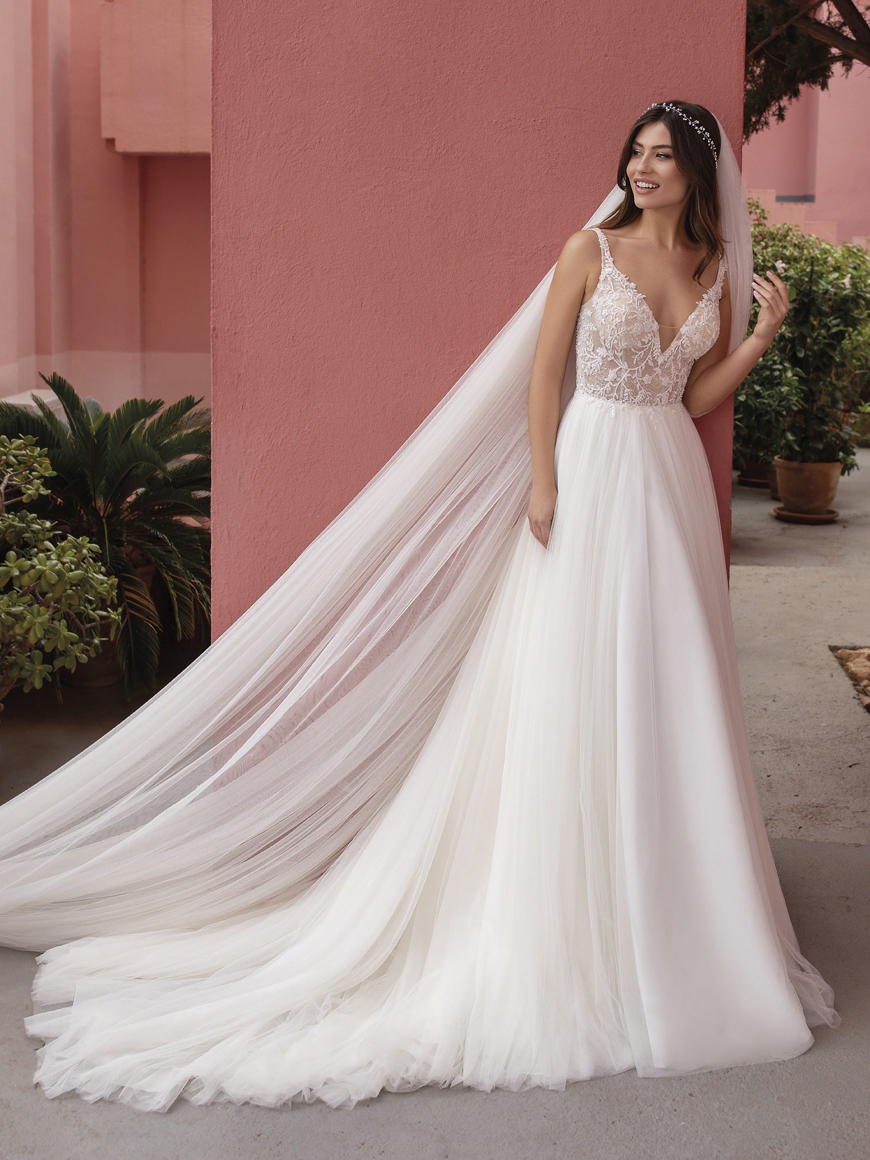 New Arrivals | Pronovias. Desktop Image