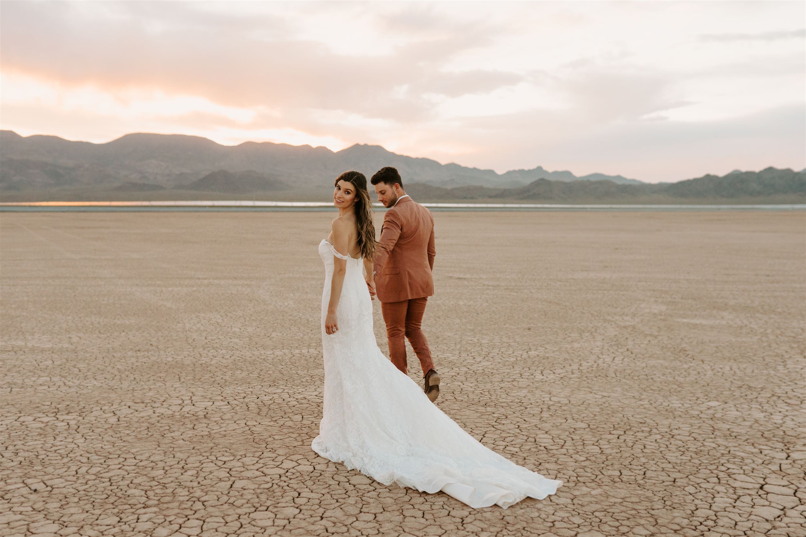 10 Ways to Save on your Wedding Day. Desktop Image