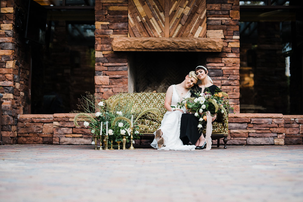 Vintage + Modern Elopement | Styled Shoot. Desktop Image