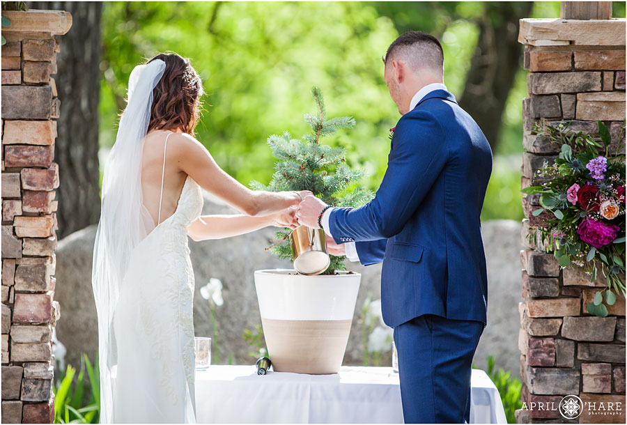 Tree-Ceremony-at-Outdoor-Wedding-Ceremony-at-Wedgewood-on-Boulder-Creek-in-Colorado.jpg