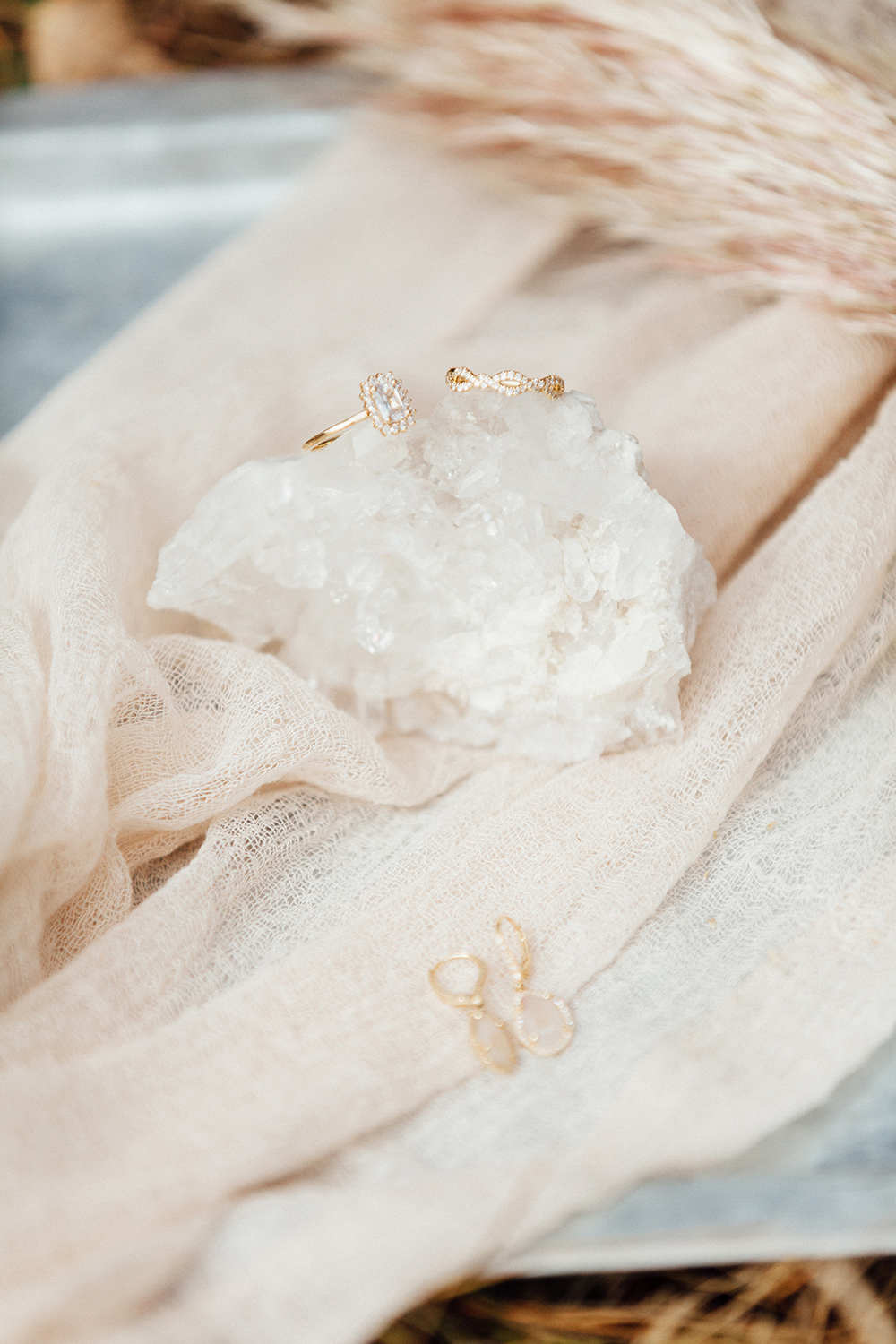 wedding rings details