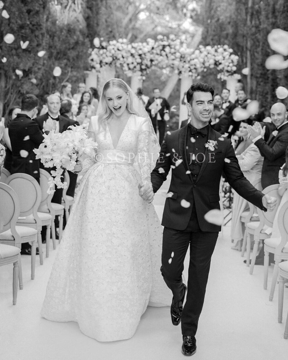 joe jonas wedding.jpg