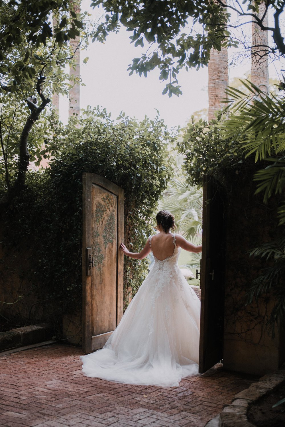 Romantic Royal Palms Resort Styled Shoot. Desktop Image