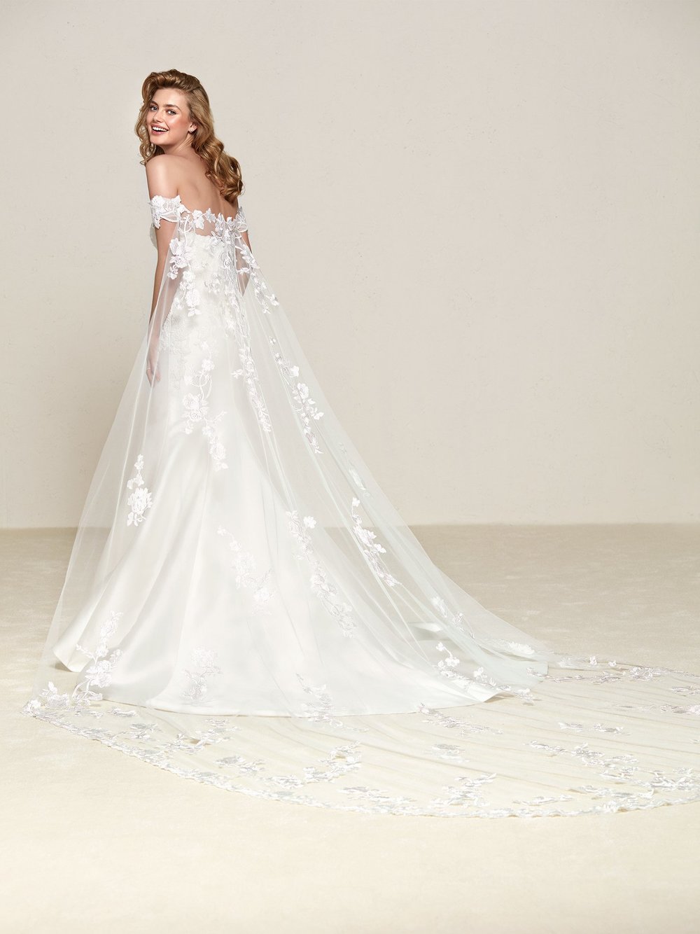 Pronovias Drileas Off White // contact us for price
