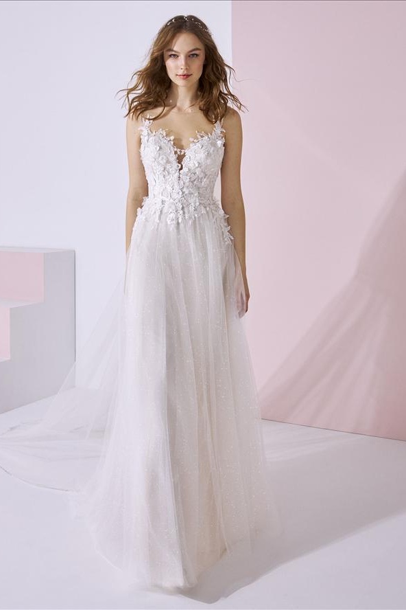 White One Bethany Ivory // Retail Price $1560 | Our Price $1092