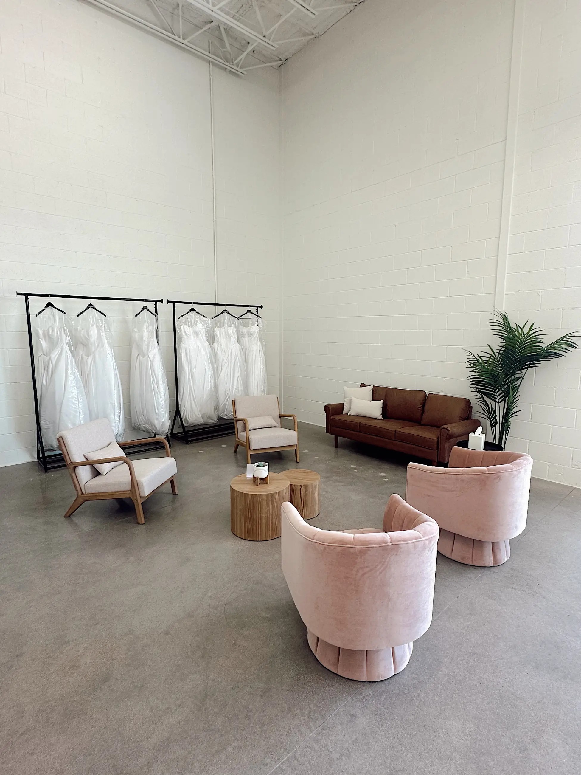 Photo of the showroom interior 2